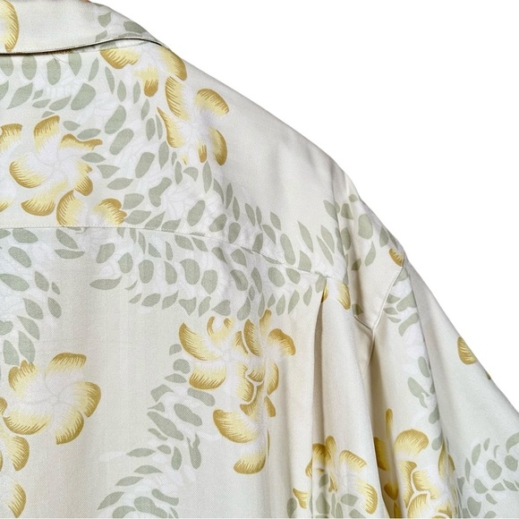 TOMMY BAHAMA Vintage Silk Tropical Hawaiian Button Down Shirt - Picture 3 of 6